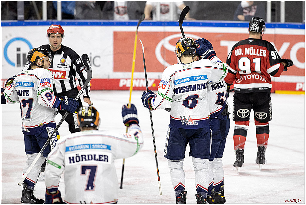 PENNY DEL Viertelfinale 2. Spiel;  Koelner Haie - Eisbaeren Berlin; Koeln, 12.04.2022